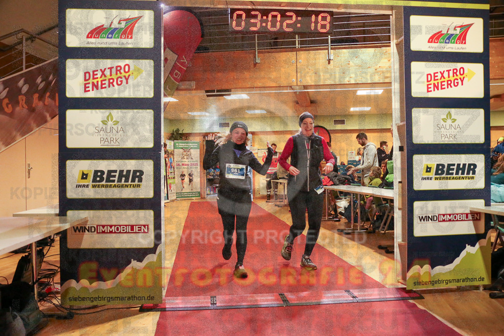 241208_1205_EX1_7257 | Sportfotografie im Rhein-Sieg Kreis, Köln, Bonn, NRW, Rheinland Pfalz, Hessen, etc. Unser Tätigkeitsfeld umfasst den Laufsport vom Volkslauf über den Marathon, Duathlon, Triathon bis zum Ultralauf wie Kölnpfad Ultra oder Schindertrail.