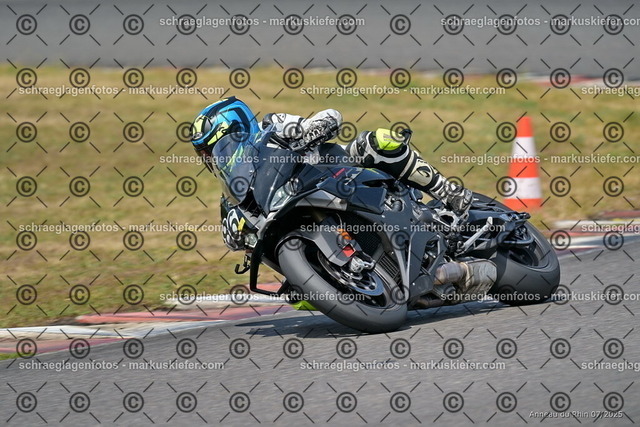 25bt04-1724 | markuskiefer.com - Realisiert mit Pictrs.com