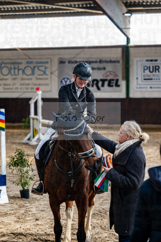 20240309-DOS_6423 | Entdecke hochwertige Reitturnierfotos von Foto Oger. Professionell, emotional und authentisch – jetzt Lieblingsmomente im Shop bestellen.Deutschlandweite Turnierfotografie. - Realisiert mit Pictrs.com