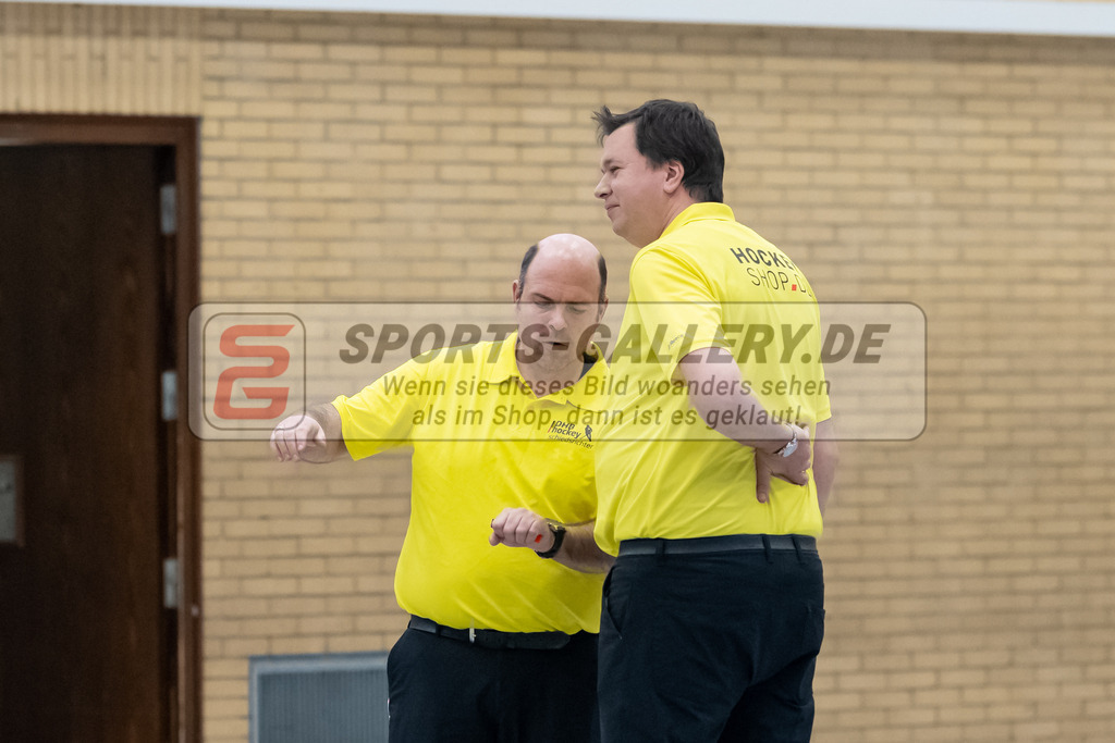 SFE_20230115_0055 | 1. Bundesliga Hockey Herren Schwarz-Weiss Neuss - Crefelder HTC am 15.01.2023 in  (Sporthalle Jahnerstrasse), Photo: Stephan Fehrmann 2022 (Sports-Gallery),Schiedsrichter