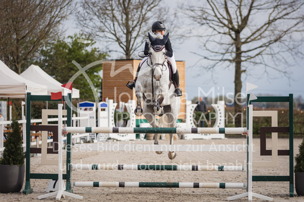 230426_HofSosath_Stil-M-601 | Deine schönsten Turniermomente als professionelle Fotos! Entdecke hochwertige Pferdesport-Fotografie im Online-Shop. Jetzt Fotos finden & bestellen!