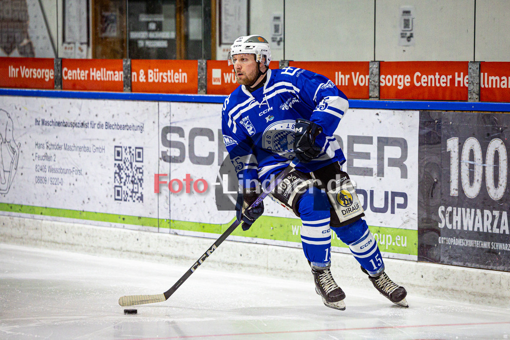 SC Forst NATURE BOYS gegen ESC Hassfurt HAWKS | Eishockey Landesliga Herren Playoffs 2024/25 - Spiel 2 von 4, SC Forst NATURE BOYS gegen ESC Hassfurt HAWKS, 20250222,Tobias DIETZ (Nature Boyz 15) in Aktion,2025-02-22 in Peißenberg (Eisstadion Peißenberg)Tobias DIETZ (Nature Boyz 15)Copyright: WolfgangxLindner foto-lindner.de