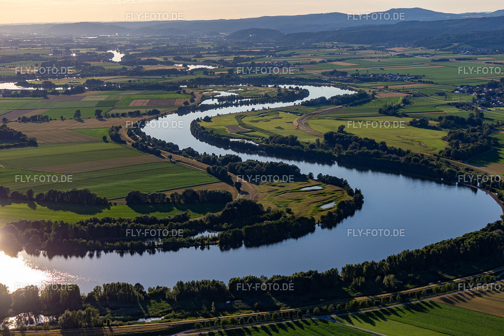 Donauschleifen https://www.kirchroth.de/ | Luftbild: Donauschleifen https://www.kirchroth.de/ im Ortsteil Oberzeitldorn in Kirchroth im Bundesland Bayern in Deutschland. Foto: IMG_133227.jpg vom 03.07.2022 durch ©2025 Werner Riehm fly-foto.de/copyright - Realisiert mit Pictrs.com
