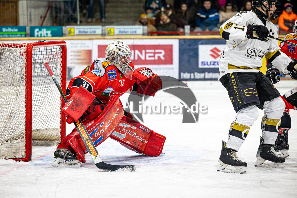 TSV Peißenberg MINERS gegen EHC Königsbrunn PINGUINE | Eishockey Bayernliga Herren Playoffs Viertelfinale 2024/25 - Spiel 4 von 7, TSV Peißenberg MINERS gegen EHC Königsbrunn PINGUINE, 20250216,Korbinian SERTL (MINERS Goali 31) in Aktion, Freisteller,2025-02-16 in Peißenberg (Eisstadion Peißenberg)Korbinian SERTL (MINERS Goali 31)Copyright: WolfgangxLindner foto-lindner.de