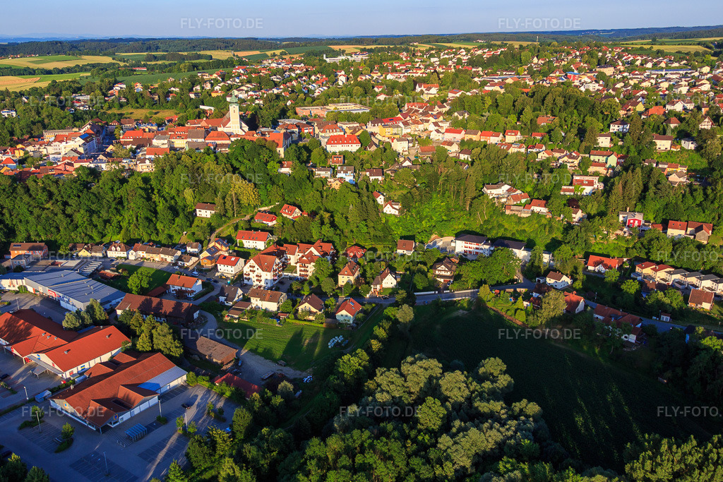 Luftbild: Hauptstr im Ortsteil Zanklau in Landau im Bundesland Bayern in Deutschland. Foto: IMG_090328.jpg vom 01.07.2016 durch Werner Riehm/FLY-FOTO.de