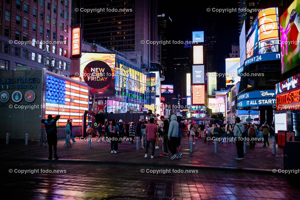 Vereinigte Staaten von Amerika_ USA_ New York City_ NYC_ 20.05.2024-2 | 20.05.2024, Vereinigte Staaten von Amerika, USA, New York City, NYC im Bild diverse Stadtansichten New York City, Wolkenkratzer, Essen, U-Bahn, Menschen, Stadion, Baseball, Yankees, Mets, Manhatten, East River, Trump, Macy, Verkehr, AutosNew York City ist eine Weltstadt an der Ostkueste der Vereinigten Staaten. Sie liegt im Bundesstaat New York und ist mit rund 8,8 Millionen Einwohnern die bevoelkerungsreichste Stadt des Landes.Quelle: Wikipedia