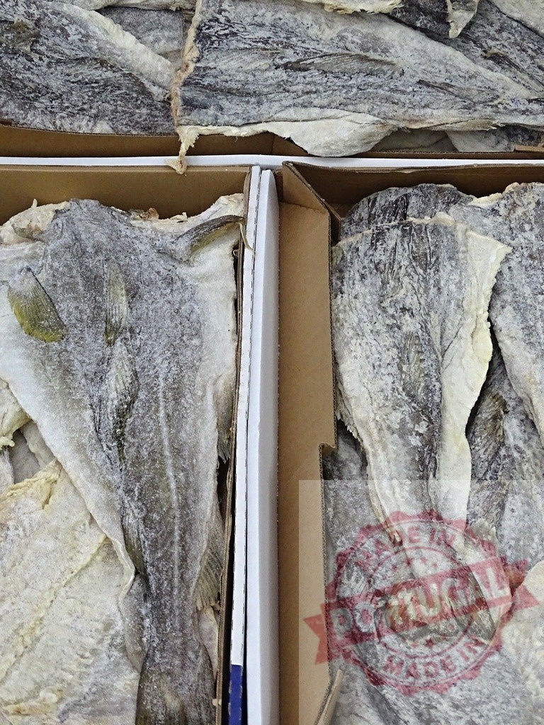 Dry salted Atlantic cod fish fillets | Salt cure cod fish fillets displaying a traditional food preservation method - Realisiert mit Pictrs.com