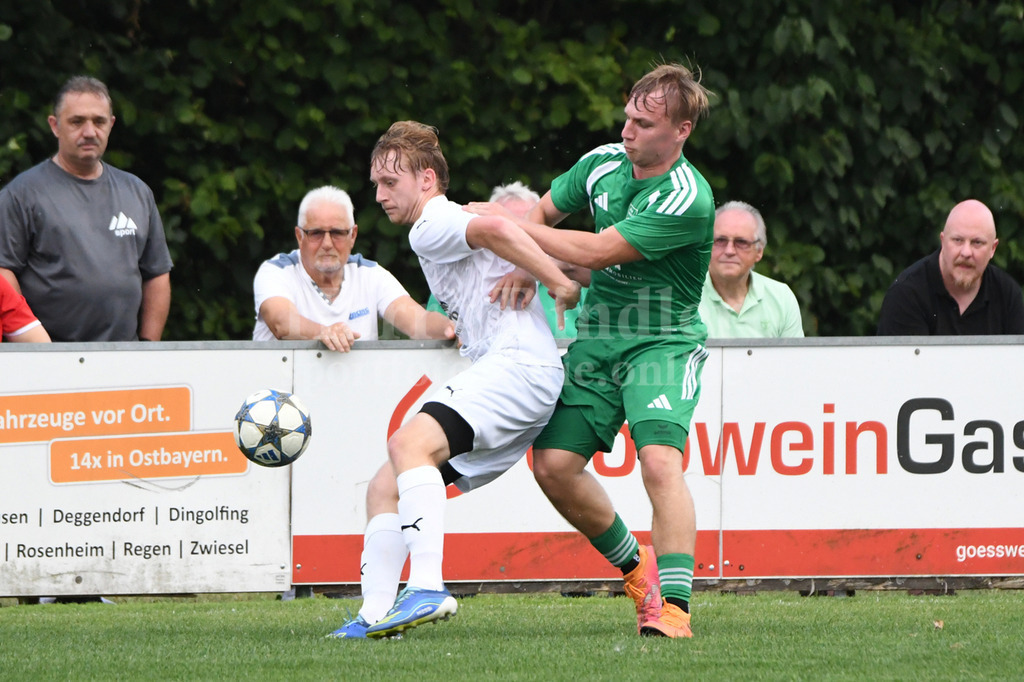 SpVgg Niederalteich : TSV Regen | Lukas Zacher (SpVgg Niederalteich #14) - Realisiert mit Pictrs.com