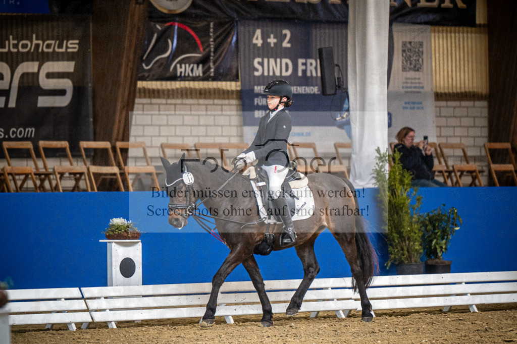 DOS_0511 | Entdecke hochwertige Reitturnierfotos von Foto Oger. Professionell, emotional und authentisch – jetzt Lieblingsmomente im Shop bestellen.Deutschlandweite Turnierfotografie. - Realisiert mit Pictrs.com