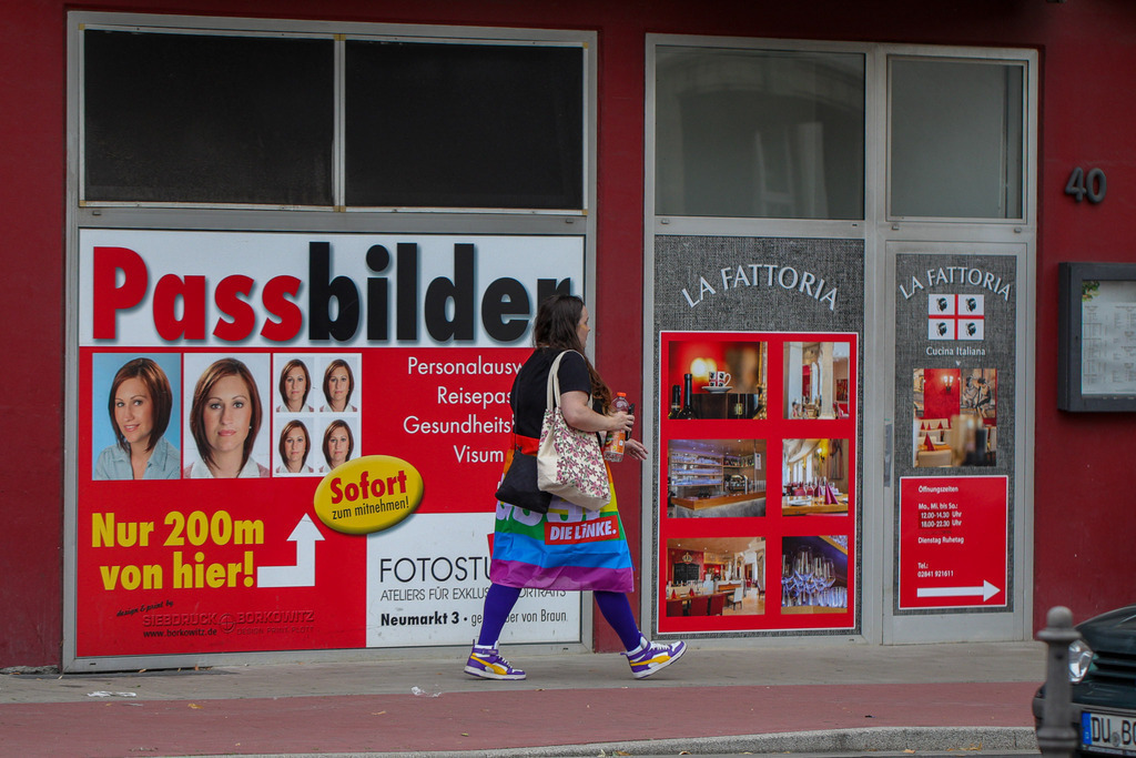 CSD_Moers_190725_170 | Bildergalerie von Sport-Ereignissen aber auch von weiteren spannenden Dingen - nicht nur vom Niederrhein. In Anlehnung an den bekannten Spruch von Hanns Dieter Hüsch heißt das Motto: "Niederrhein ist überall".  - Realisiert mit Pictrs.com