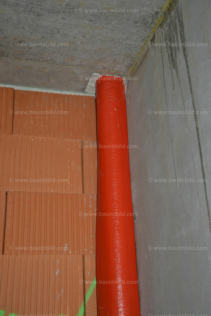 bib-lg15-sanitaer-0095 | Nach LV-Leistungsgruppen sortierte Detailfotos über den Bau eines Hauses. Alle Hausbau-Bilder direkt vom Urheber und Autor der Website Haus-Selber-Bauen.com