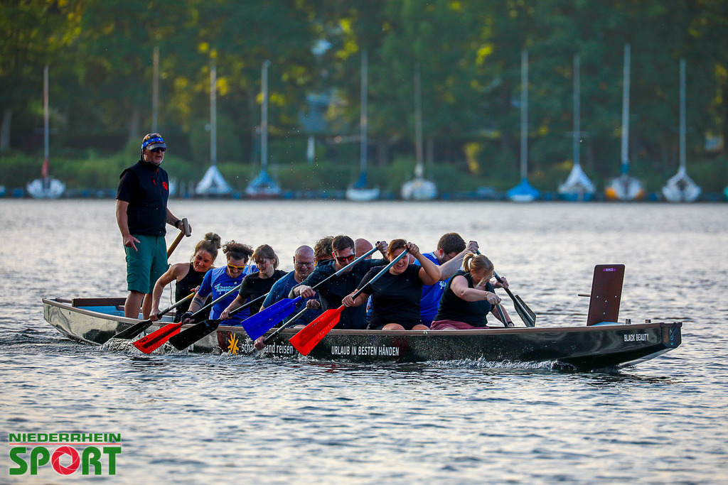Drachenboot-Training_Wedau110625_038 | Bildergalerie von Sport-Ereignissen aber auch von weiteren spannenden Dingen - nicht nur vom Niederrhein. In Anlehnung an den bekannten Spruch von Hanns Dieter Hüsch heißt das Motto: "Niederrhein ist überall".  - Realisiert mit Pictrs.com