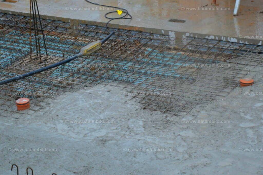 bib-lg03-abwasserkanal-0028 | Nach LV-Leistungsgruppen sortierte Detailfotos über den Bau eines Hauses. Alle Hausbau-Bilder direkt vom Urheber und Autor der Website Haus-Selber-Bauen.com