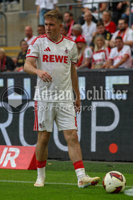 29.08.2026, GER, Fussball, Herren, Bundesliga , 1. Bundesliga, Saison 2026/2027, 1. FC Köln - TSG 1899 Hoffenheim | Ísak Jóhannesson (KOE) in Aktion am Ball, Einzelaktion