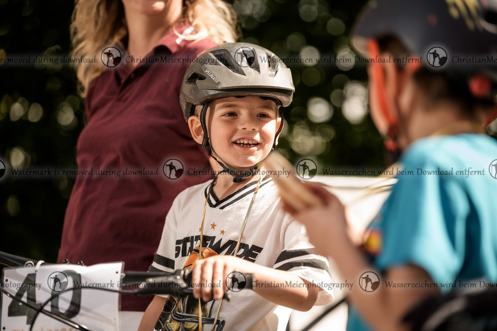 Eierlesen 2026 | Sie wurden bei einem Event oder Sportanlass fotografiert? Hier finden sie ihre Bilder! - Realisiert mit Pictrs.com