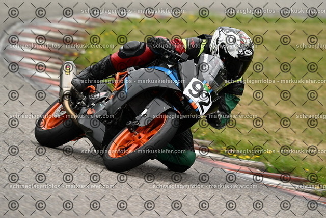 25bt02-1198 | markuskiefer.com - Realisiert mit Pictrs.com