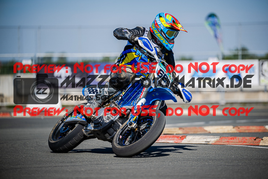 MaZZes_FotoMatrix_220903_0441 | UE40