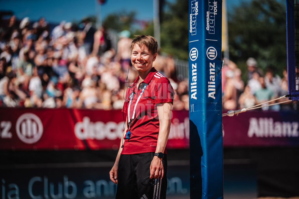 Beachvolleyball | Frauen | Allianz German Beach Tour 2025 | Tourstop München | 13.07.2025 | Schiedsrichterin Lea Becker