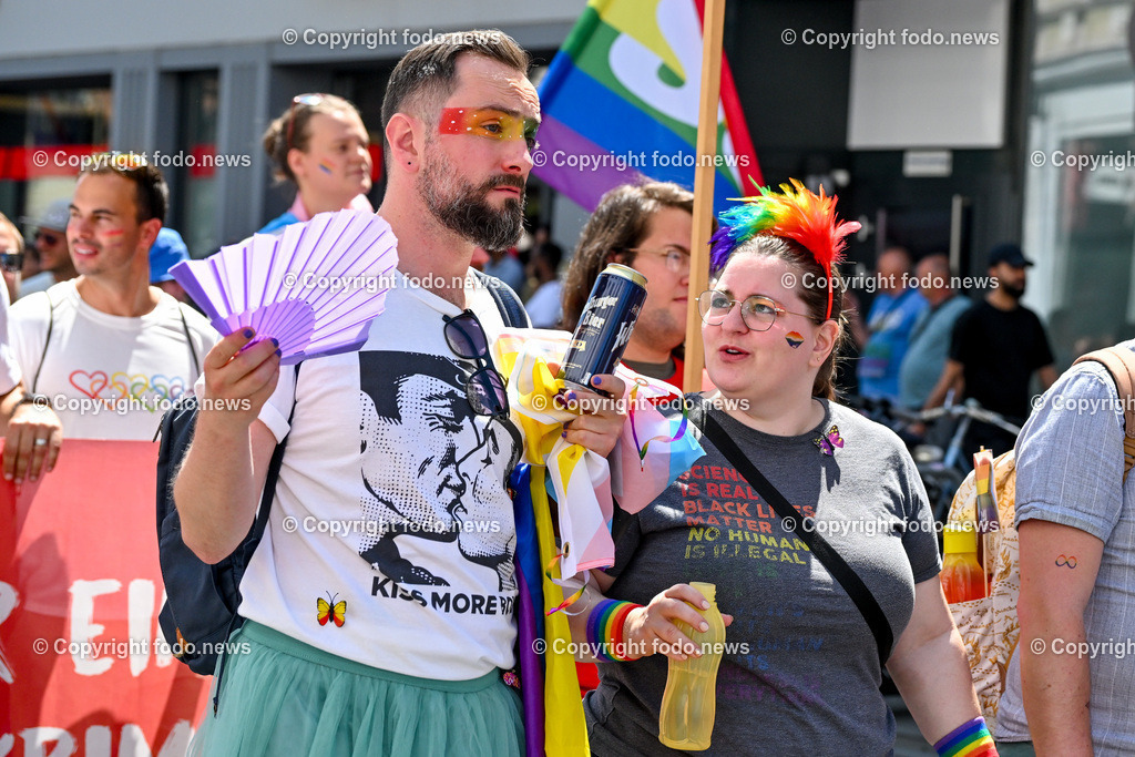 Linzpride 2025_ 21.06.2025-158 | 21.06.2025, Linz, AUT, Linzpride 2025, im Bild Teilnehmer an der Linz Pride 2025