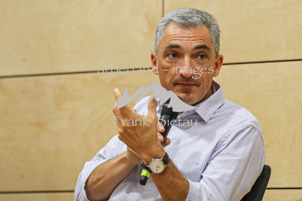 OE7A6886 | Dr. Ronny Raith