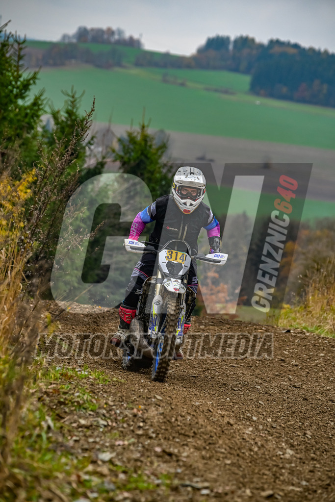 NZ8_7073 | grenznic640