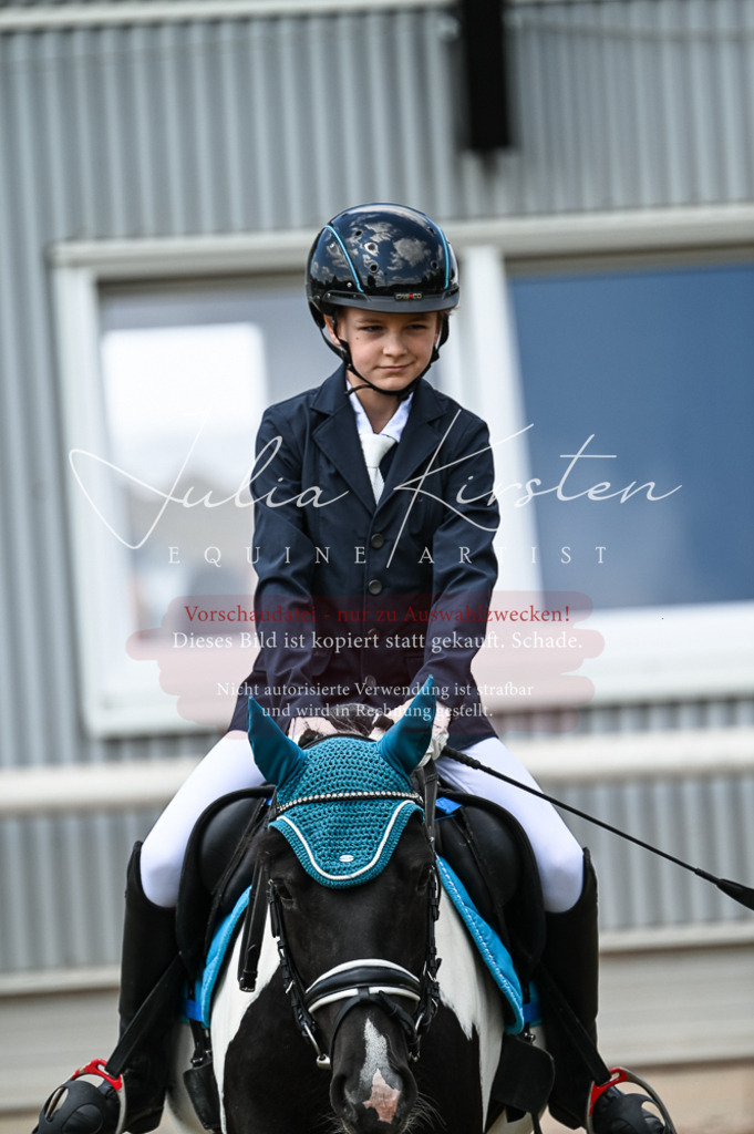 DSC_9753 | Pferde- und Turnierfotografie in Westsachsen. Pferdeportraits, Auftragszeichnungen und intuitive Kunst.