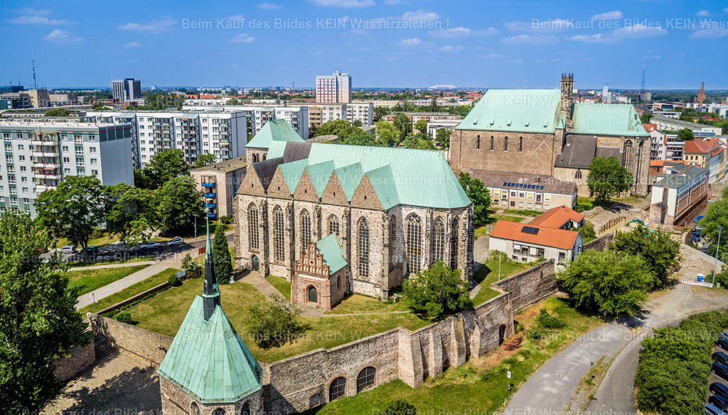 Magdeburg Kirchen am Petriförder-0023 | Kirchenensemble am Walloner Berg mit Magdaelenkapelle - Realisiert mit Pictrs.com