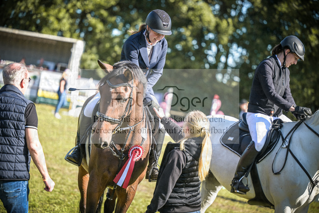 DOS_0057 | Entdecke hochwertige Reitturnierfotos von Foto Oger. Professionell, emotional und authentisch – jetzt Lieblingsmomente im Shop bestellen.Deutschlandweite Turnierfotografie. - Realisiert mit Pictrs.com
