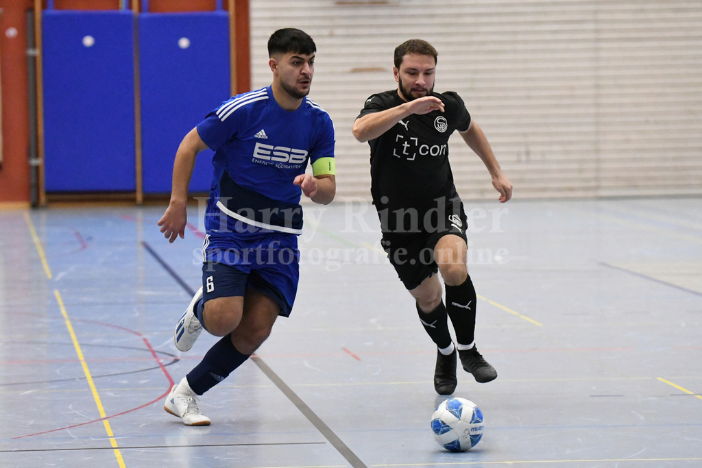 Hallen Kreismeisterschaft Deggendorf | Yazan Alkhaldi (TSV Metten) gegen Jan Karabas (SpVgg Plattling (re.) - Realisiert mit Pictrs.com