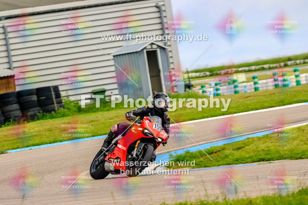 MotoTeam-8147 | Hier findet Ihr Bilder von Touristenfahrten auf der Nürburgring Nordschleife oder von anderen Veranstaltungen die ich besucht habe. Viel Spass beim Durch Schauen 