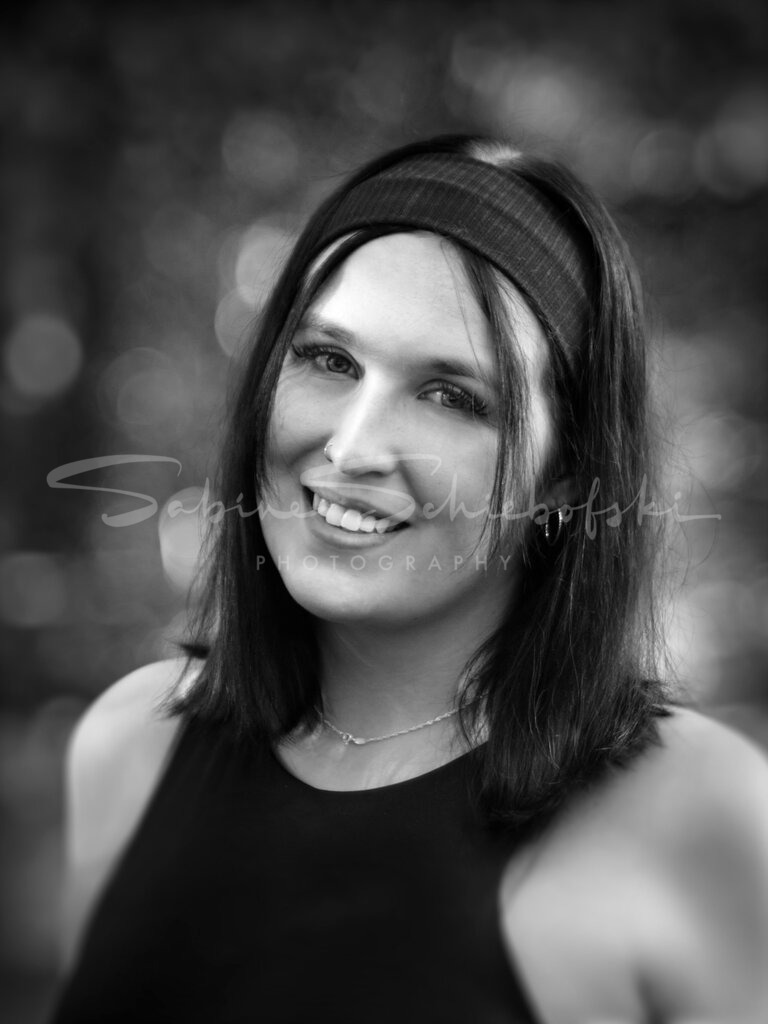 "Maya" | People- und Tierfotografie, Imageaufnahmen, Veranstaltungsfotografie und Wandbilder aus der Natur ★ Made in Germany ✔️ Druck + Downloads ✔️ Naturfotografie in Top Qualität ★ schneller Versand, weltweite Lieferung! - Realisiert mit Pictrs.com