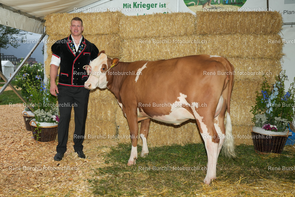 213 | René Burch leidenschaftlicher Fotograf aus Kerns in Obwalden.  Hier finden sie Sport, Landschaft und Natur Fotografie.
 - Realisiert mit Pictrs.com