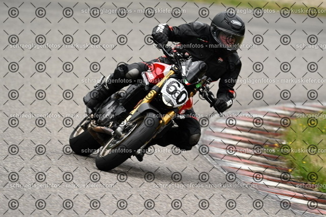 25bt02-1154 | markuskiefer.com - Realisiert mit Pictrs.com