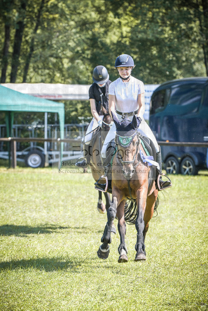 DOS_0038 | Entdecke hochwertige Reitturnierfotos von Foto Oger. Professionell, emotional und authentisch – jetzt Lieblingsmomente im Shop bestellen.Deutschlandweite Turnierfotografie. - Realisiert mit Pictrs.com