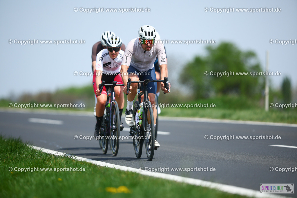 516_TRA55742 | Neusiedlersee Radmarathon 2026@sportshot_your_pictrs #yourpictures#roadtowm2029 #nrm #neusiedlerseeradmarathon #neusiedlersee #neusiedlerseetourismus #burgenland #mörbisch #nrm26 #burgenlandtourismus #voglundco #poweredbyburgenlandtourismus #radsport #rad #marathon #ucigranfondo #visitburgenland #ucigranfondoworldseries