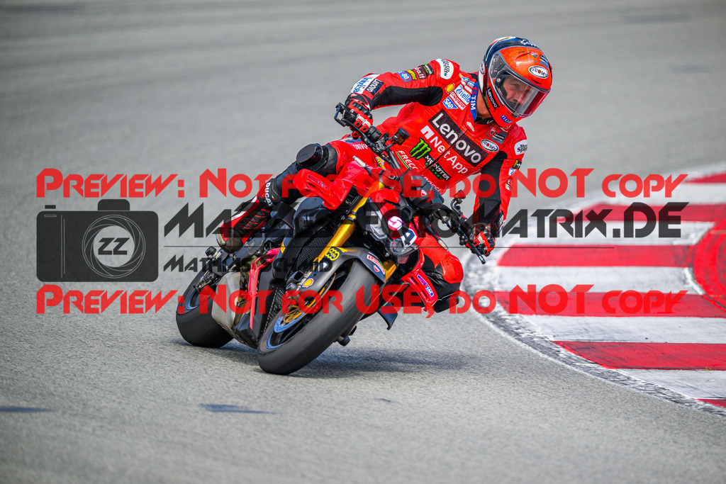 MaZZes_Fotomatrix_20260419_6007705_2148 | GRUEN