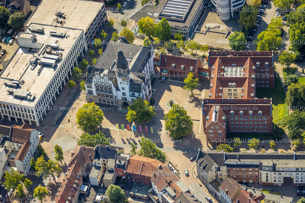 Gladbeck250800078 | Luftbild, Altes Rathaus und neues Rathaus mit Rathausplatz, Gladbeck, Ruhrgebiet, Nordrhein-Westfalen, Deutschland