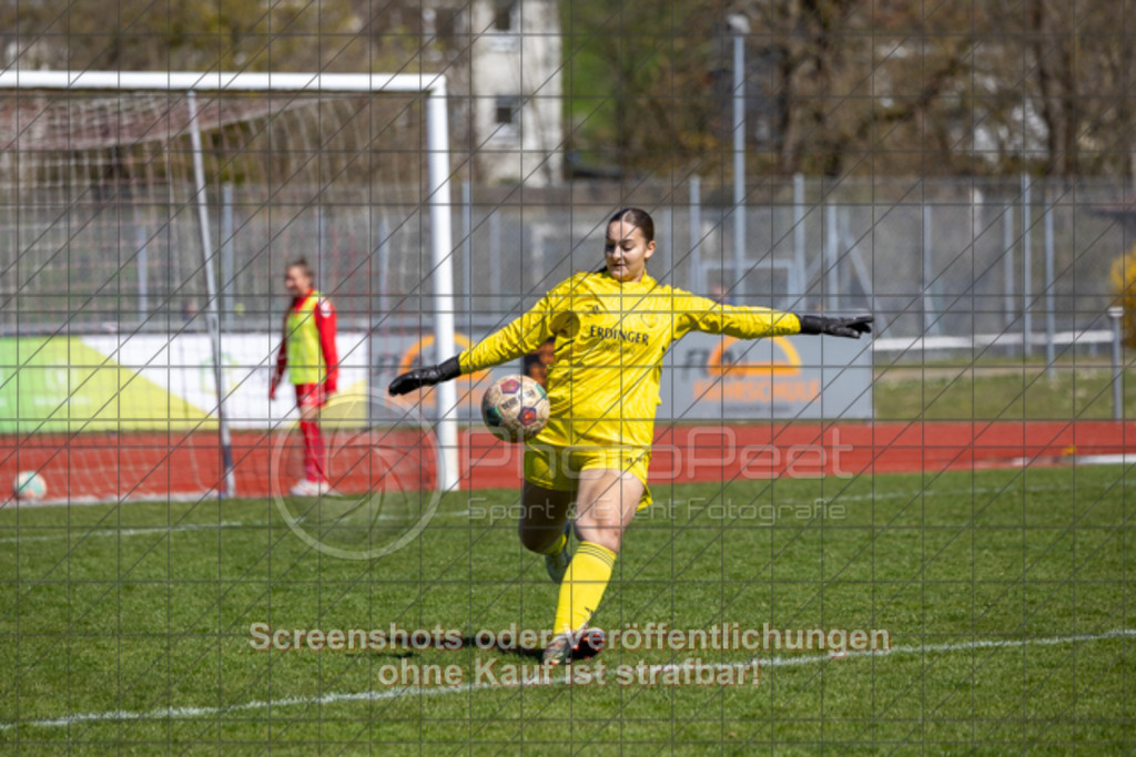 20250406_142525_0268 | #,1.FC Donzdorf (rot) vs. SV Jungingen (schwarz), Fussball, Frauen-Verbandsliga Württemberg, 16. Spieltag, Saison 2024/2025, Rasenplatz Lautertal Stadion, Süßener Straße 16, 73072 Donzdorf, 06.04.2025 - 13:00 Uhr,Foto: PhotoPeet-Sportfotografie/Peter Harich