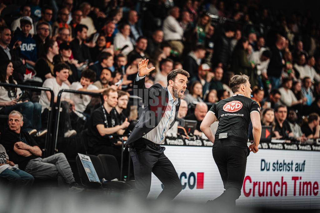 Basketball | Männer | Saison 2025/2026 | easyCredit Basketball Bundesliga | 13. Spieltag | Veolia Towers Hamburg vs. Rostock Seawolves | 22.04.2026 | Trainer Benka Barloschky (Veolia Towers Hamburg)