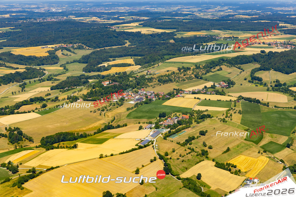 Aktuelles Luftbild von Halden Bühlertann - Die Luftaufnahme wurde 2022 mittels UL-Flugzeug erstellt ( keine Drohne ) - hochauflösende Kamera-Systeme von  Canon -Beste Qualität - Für grossformatige Ausdrucke geeignet. Die Geschenkidee !