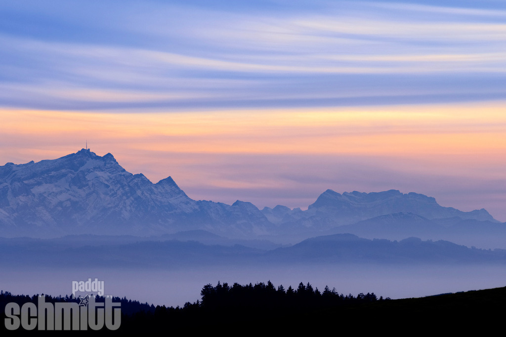 PS-Bergwelt-2026-141 | Entdecke die größte Bildgalerie der Region mit Fotografien aus dem Allgäu, der Bodenseeregion, Oberschwaben, dem Donautal und der Schwäbischen Alb. Landschaften, Luftaufnahmen und Reisefotografie als Wandbild und Fotokunst. - Realisiert mit Pictrs.com