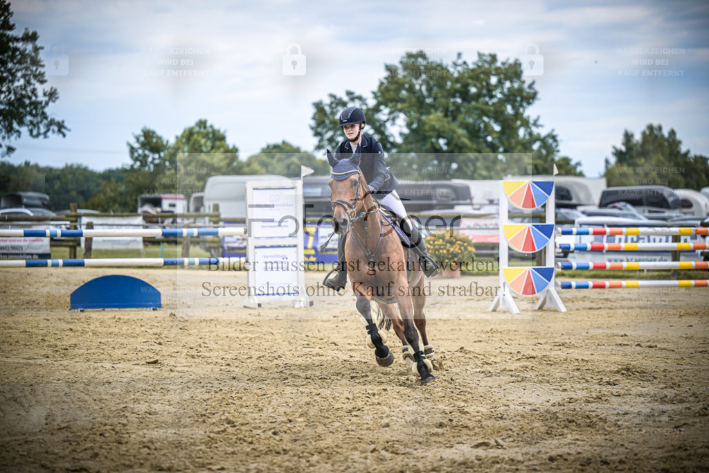DOS_5083 | Entdecke hochwertige Reitturnierfotos von Foto Oger. Professionell, emotional und authentisch – jetzt Lieblingsmomente im Shop bestellen. - Realisiert mit Pictrs.com