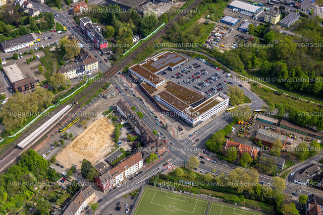 Essen240400528 | Luftbild, Einkaufszentrum Altenessen mit Supermarkt Aldi, DM und Rewe, Baugebiet Am Bahnhof Altenessen, Straßenbahn Haltestelle, Altenessen, Essen, Ruhrgebiet, Nordrhein-Westfalen, Deutschland