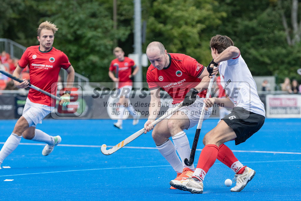 HK_20230923_104445 | 1. Bundesliga Herren Crefelder HTC - TSV Mannheim am 23.9.2023 CHTC, Krefeld , van Laak Max ( Crefelder HTC #5 ) , David Jehn ( TSV Mannheim )