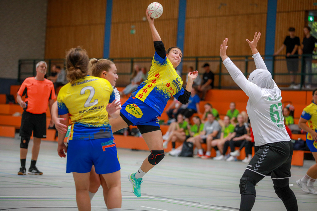 Neukirchen-Rheinhausen310825_020 | Bildergalerie von Sport-Ereignissen aber auch von weiteren spannenden Dingen - nicht nur vom Niederrhein. In Anlehnung an den bekannten Spruch von Hanns Dieter Hüsch heißt das Motto: "Niederrhein ist überall".  - Realisiert mit Pictrs.com