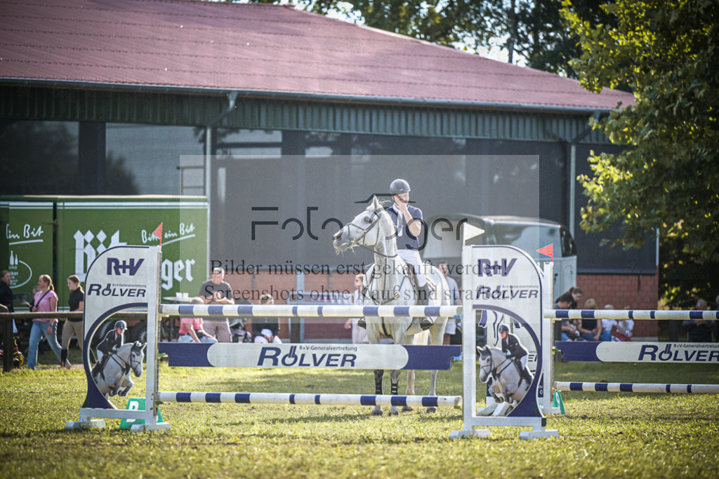 DOS_0426 | Entdecke hochwertige Reitturnierfotos von Foto Oger. Professionell, emotional und authentisch – jetzt Lieblingsmomente im Shop bestellen.Deutschlandweite Turnierfotografie. - Realisiert mit Pictrs.com