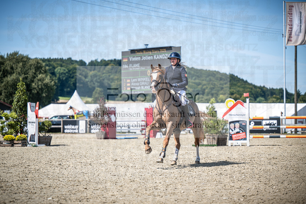 DOS_1718 | Entdecke hochwertige Reitturnierfotos von Foto Oger. Professionell, emotional und authentisch – jetzt Lieblingsmomente im Shop bestellen.Deutschlandweite Turnierfotografie. - Realisiert mit Pictrs.com