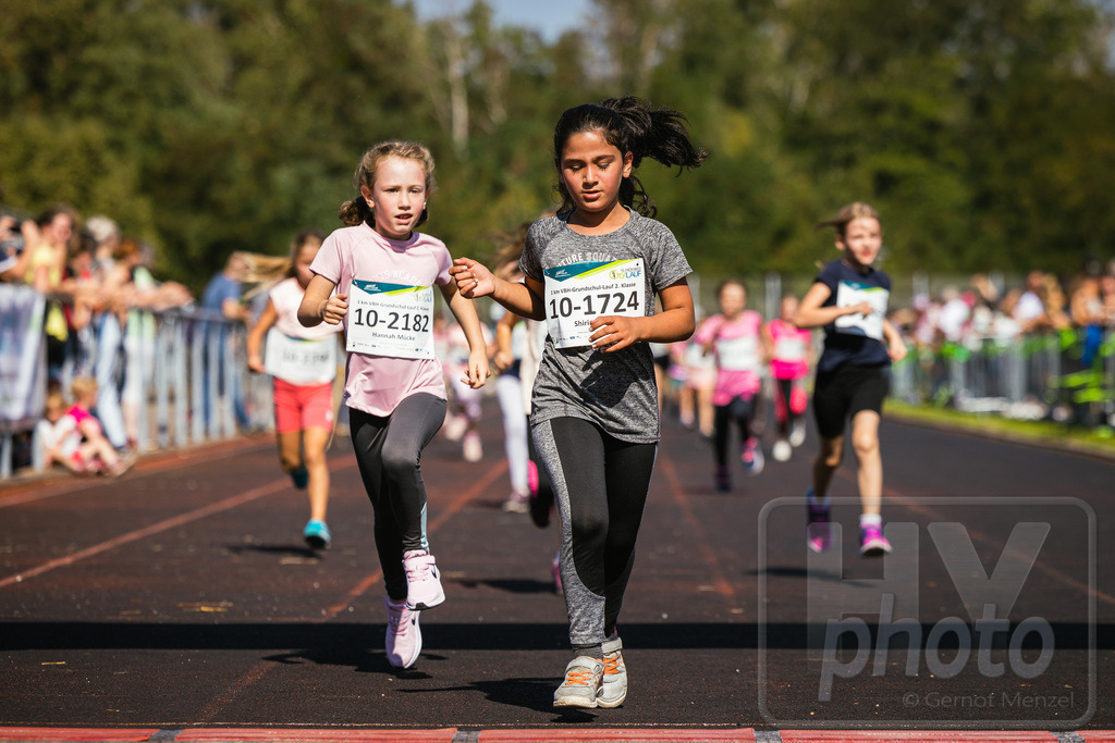 16. Hoywoj-CityLauf im Sportforum Hoyerswerda - 16.09.2023 | 1km VBH-Grundschul-Lauf 2. Klassen - Realisiert mit Pictrs.com