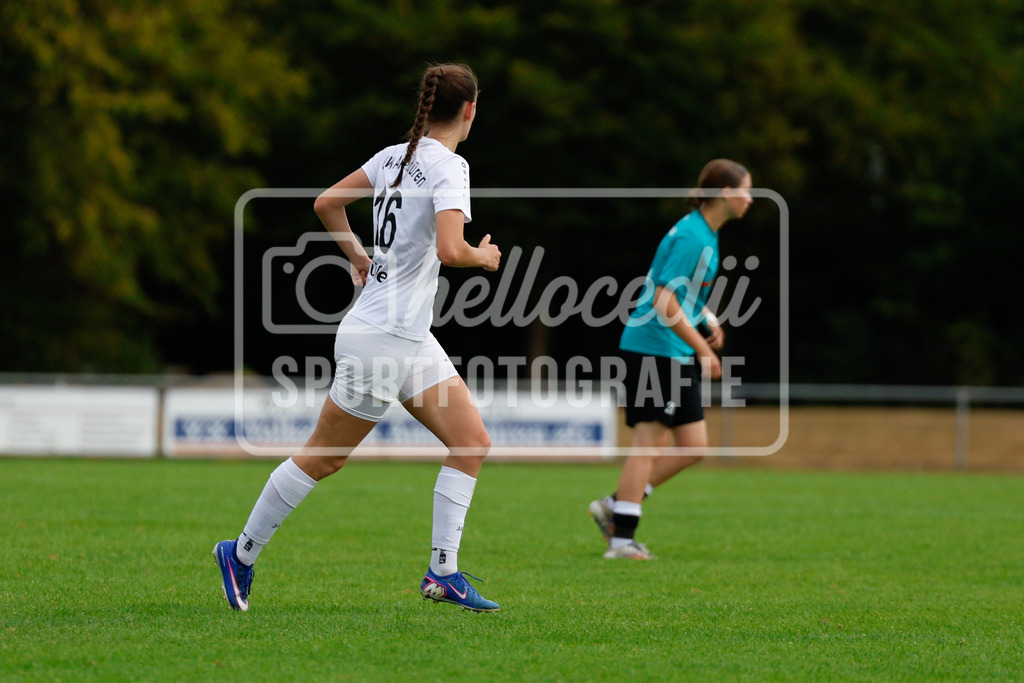 Fußball I Frauen I Westfalenpokal 26-27 I DJK GW Amelsbüren - SSV Rhade  I 18677 | Leonie Prüße (16, DJK GW Amelsbüren) - Realisiert mit Pictrs.com