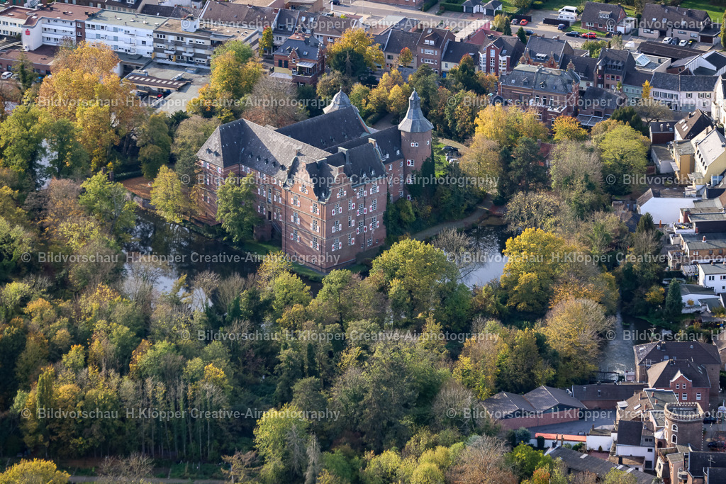 Luftbild-Bedburg 50181-Schloss Bedburg Graf-Salm-Straße -8544 | Luftbildfotografie Hermann Klöpper - Realisiert mit Pictrs.com